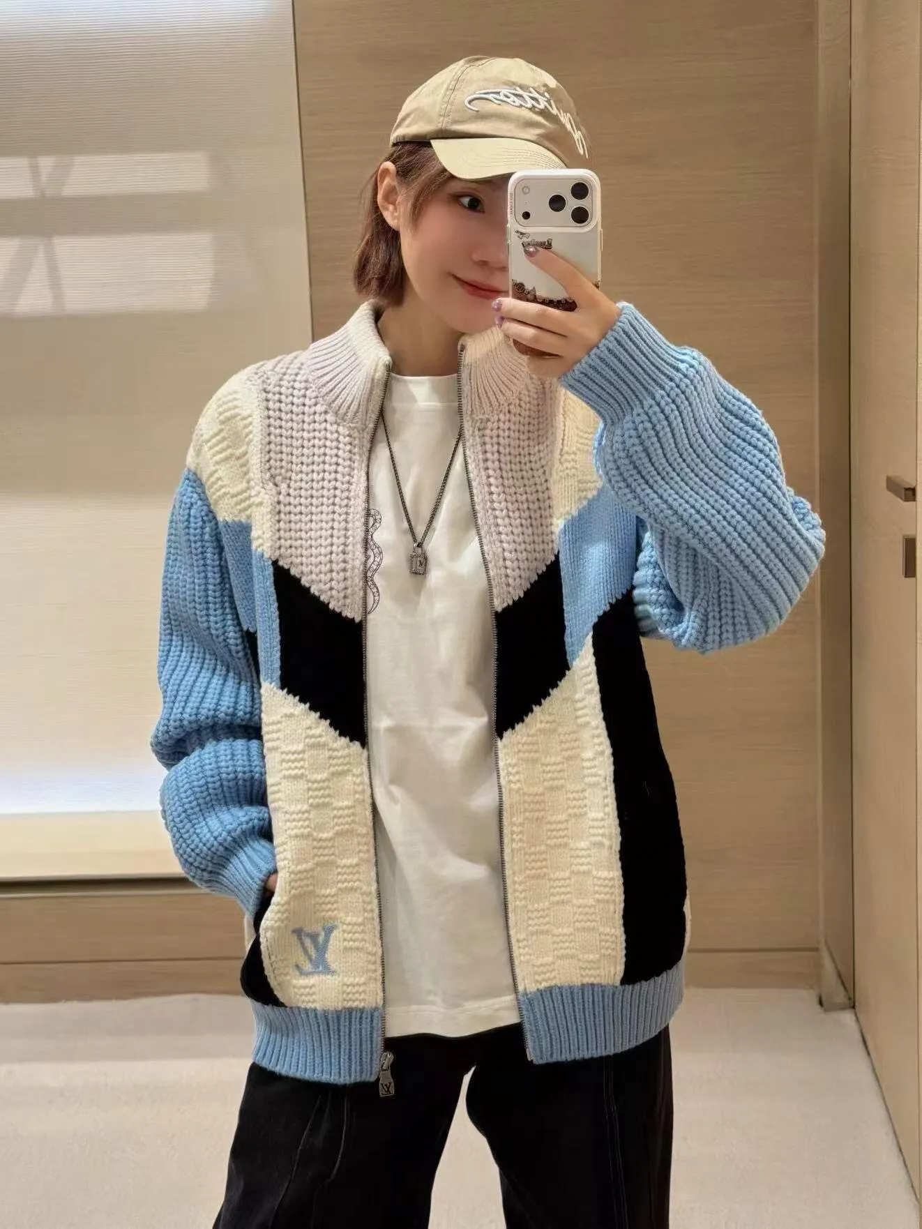Louis Vuitton/Louis Vuitton embroidered logo contrast stitching knitted sweater jacket